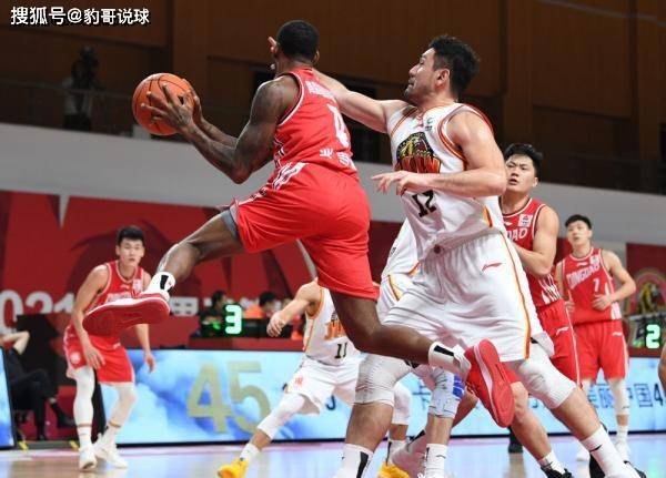 CBA焦点战,青岛国信海天 vs 北京控股,一场硬仗背后的故事 CBA焦点战,青岛国信海天 vs 北京控股,一场硬仗背后的故事